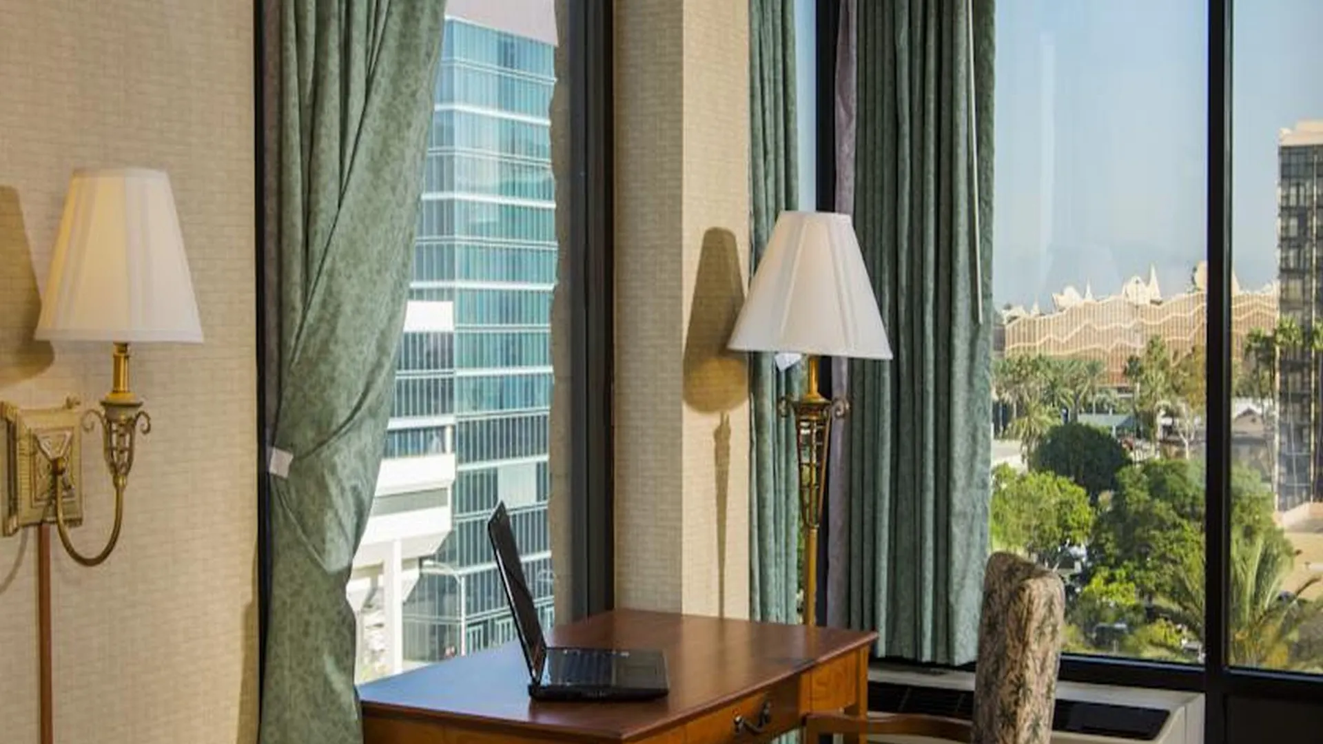 Clarion Hotel Anaheim Resort