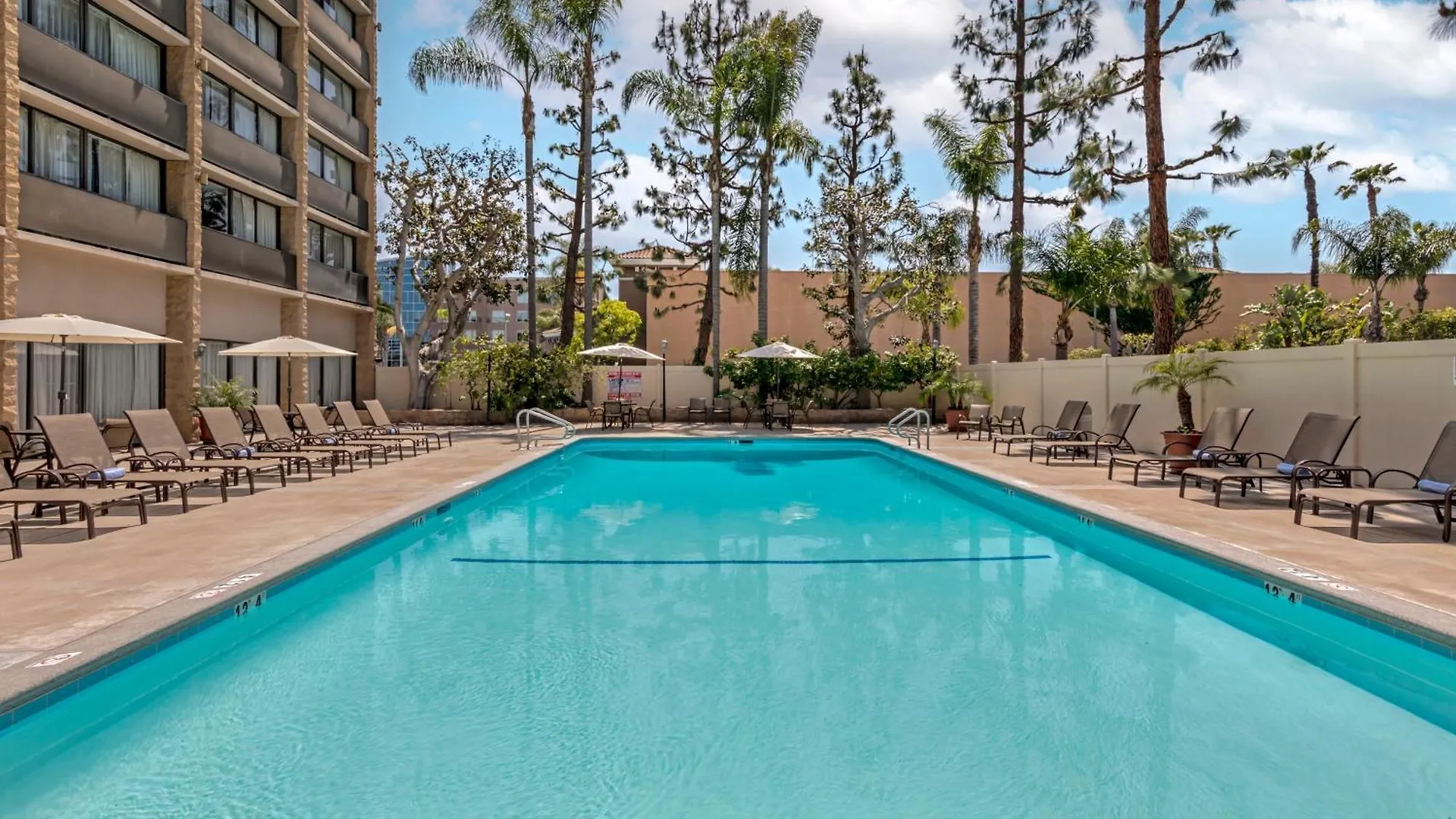 Clarion Hotel Anaheim Resort