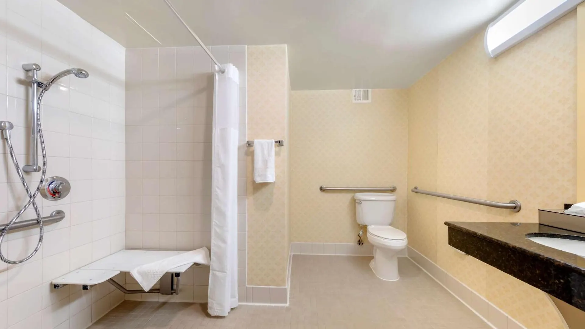 Clarion Hotel Anaheim Resort